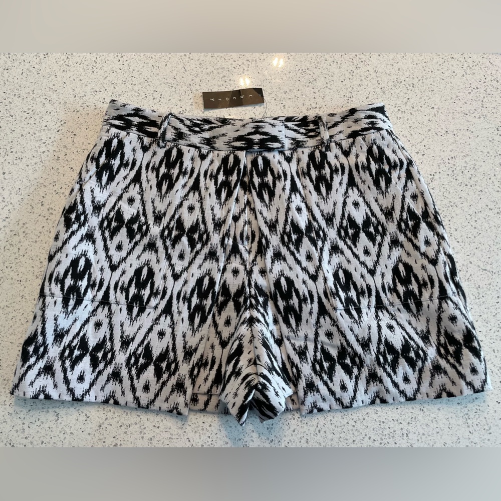Theory skort NWT , size 10